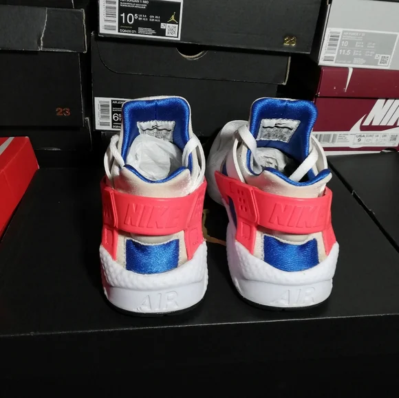 LIKE NEW BARELY WORE NIKE AIR HUARACHE ULTRAMARINE WOMEN US SIZE 9.5 - Picture 5 of 11